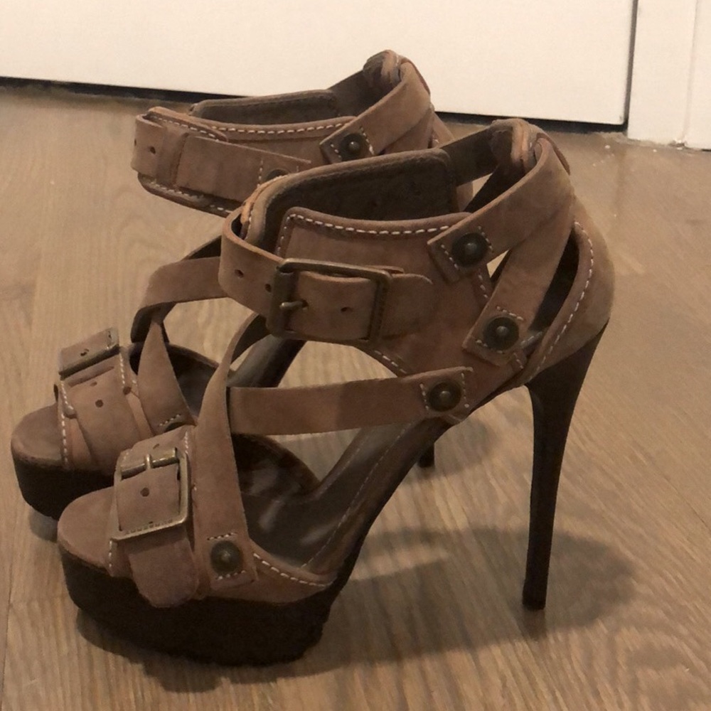 Burberry combat style pumps